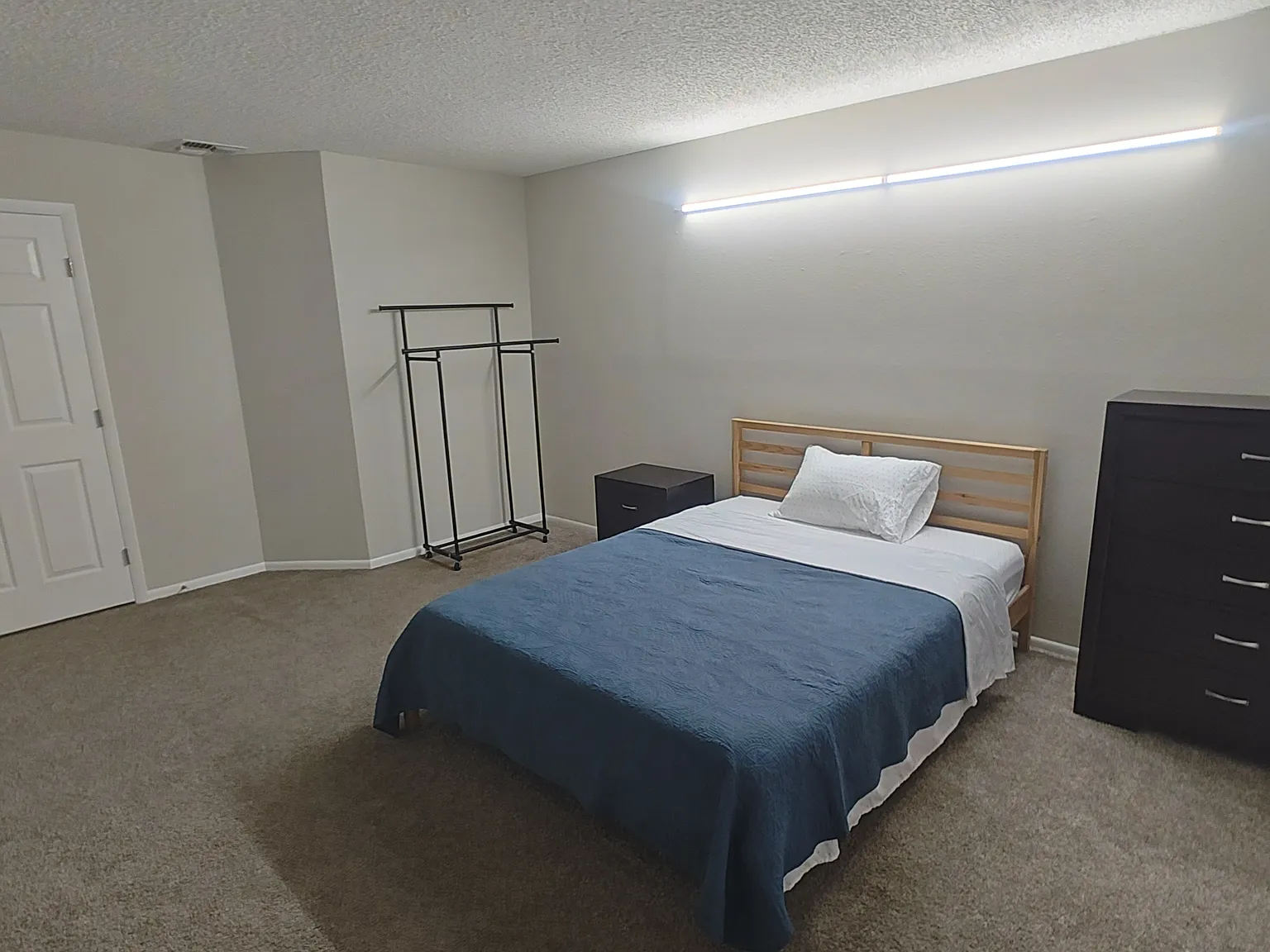 646 Kenwick Cir — Photo 2