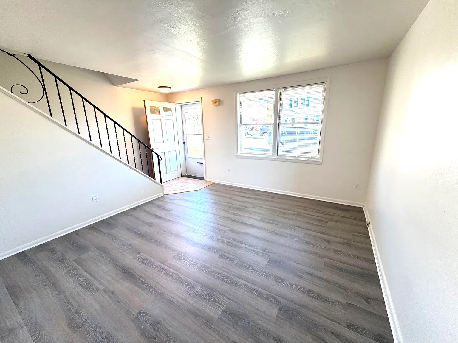 550 Elm St — Photo 4