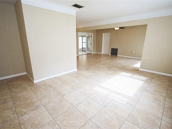 3rd image of 4720 Lake Charles Dr N