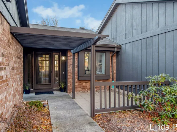 3444 Eagle Ridge Ct NE #6, Grand Rapids, MI 49525