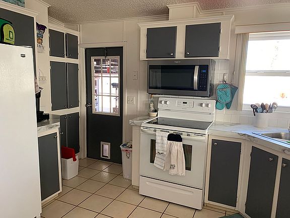 2nd image of 1039 La Paloma Blvd #1039