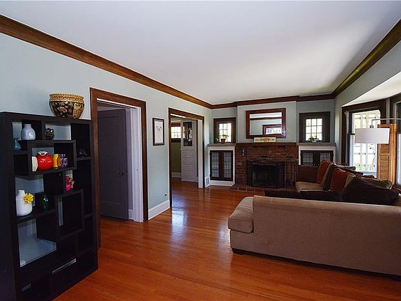 4th image of 2286 McKinley Ave