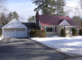 16 Golf Course Pkwy, Hadley, NY 12835