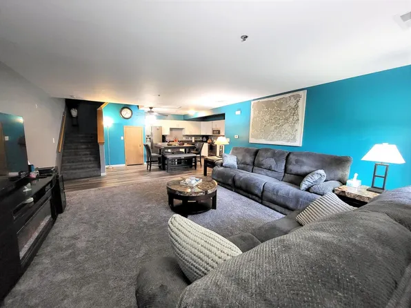 3651 East Barbara COURT #12, Oak Creek, WI 53154