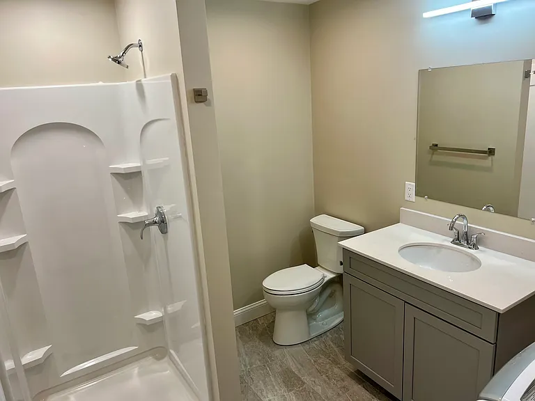 11-13 Garfield Ave — Photo 7
