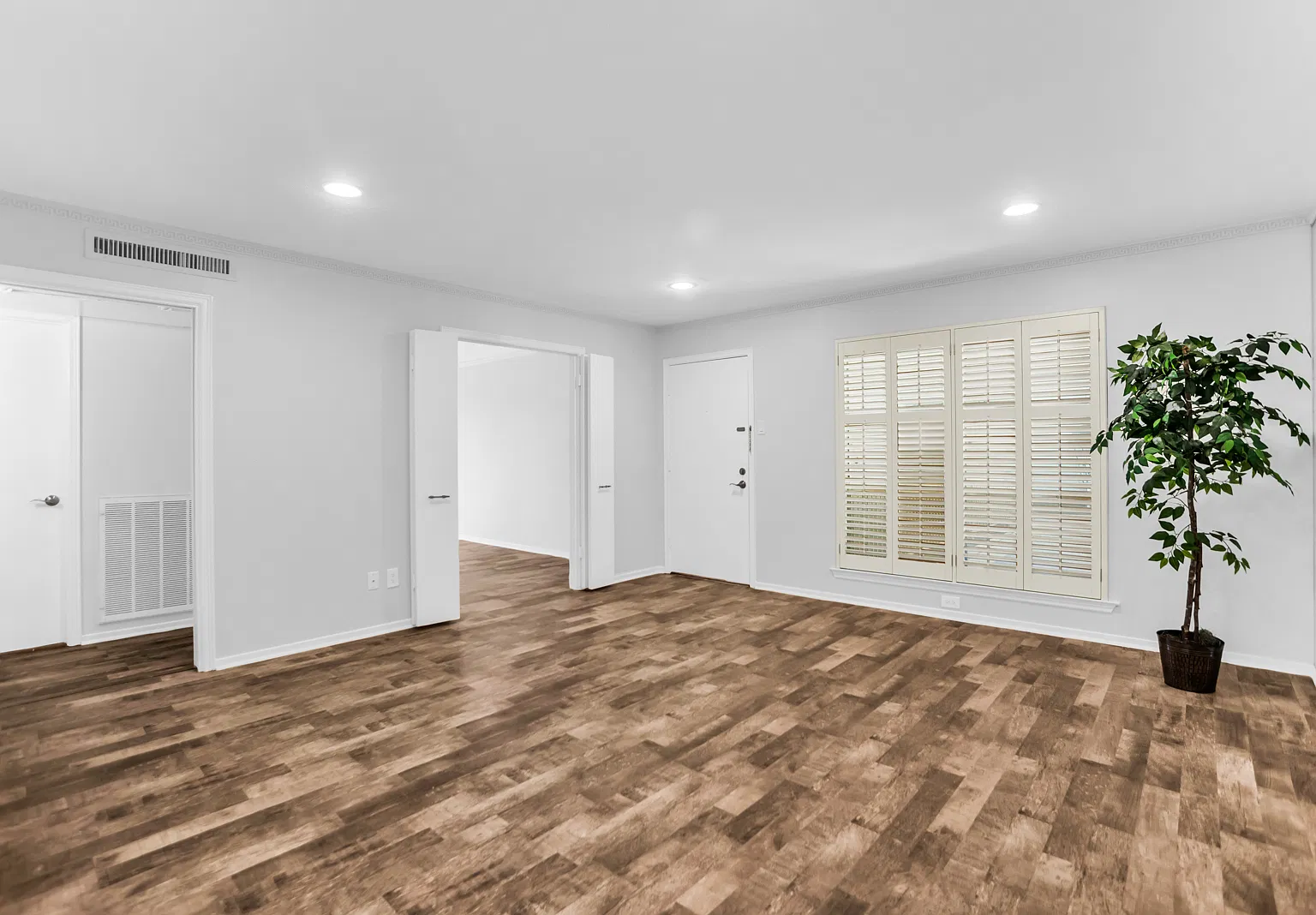 3 bed, 1301 sqft, $2,300 — Photo 4