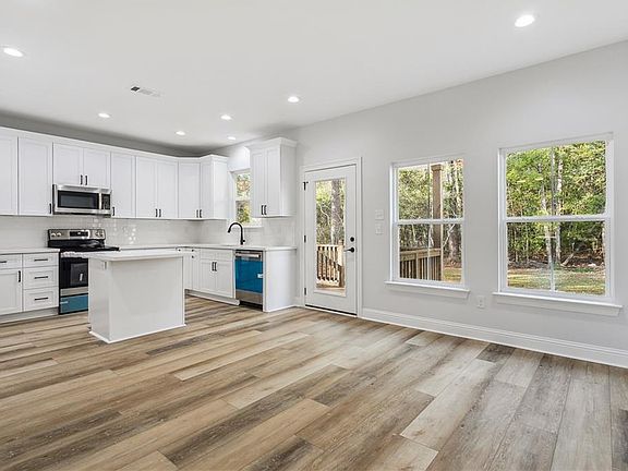 2nd image of 20317 Quincy Ave