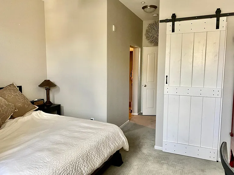 1357 Abbey Ln — Photo 16