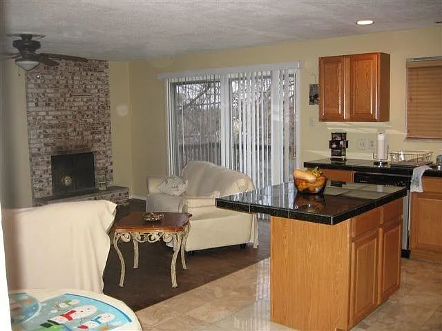 710 Bitterfield Dr — Photo 4