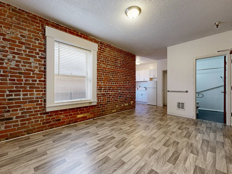 145 Fell St #204
