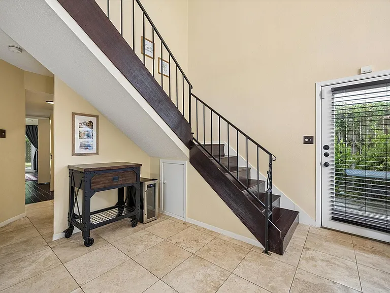 963 Althea Dr — Photo 5