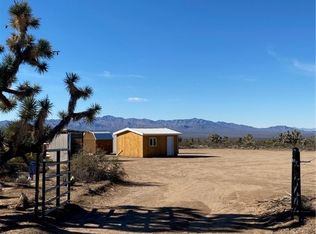 446 S Kit Carson Rd, Yucca, AZ 86438