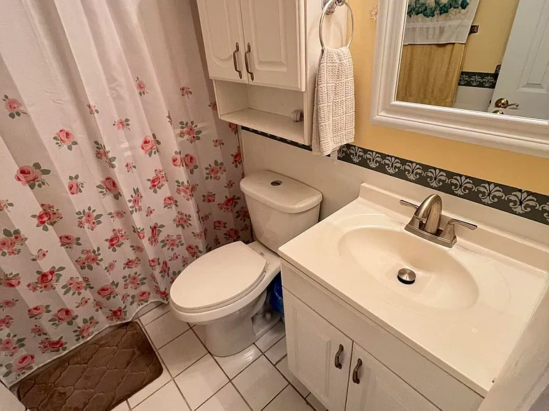 95 Coventry Ln #D — Photo 10