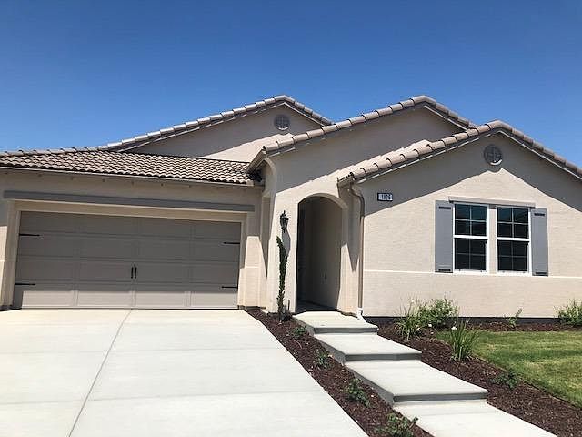 Nice curb Appeal with wifi availability on garage opening
