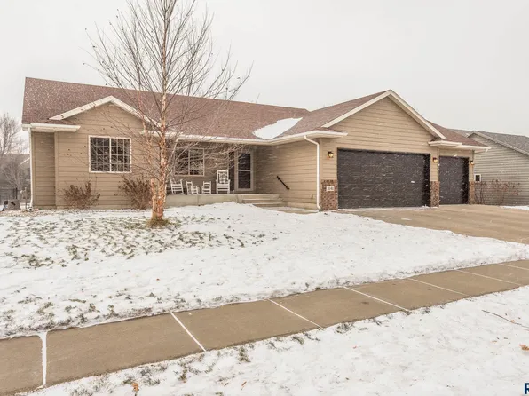 3141 S Newcastle Ct, Sioux Falls, SD 57110