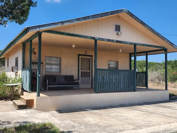 3084 County Road 407, Uvalde, TX 78801