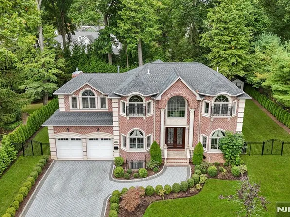 21 Glenwood Rd, Tenafly, NJ 07670