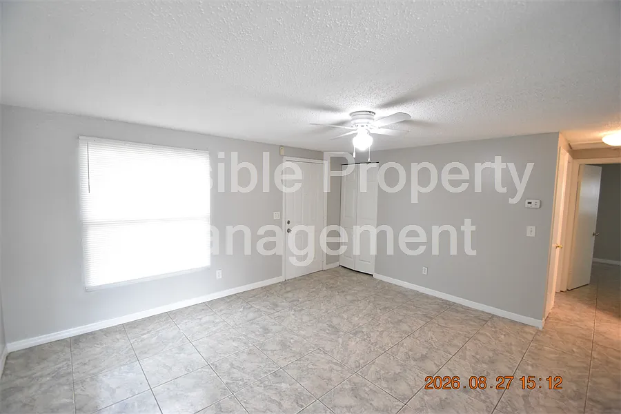 3 bed, 1080 sqft, $1,895 — Photo 4