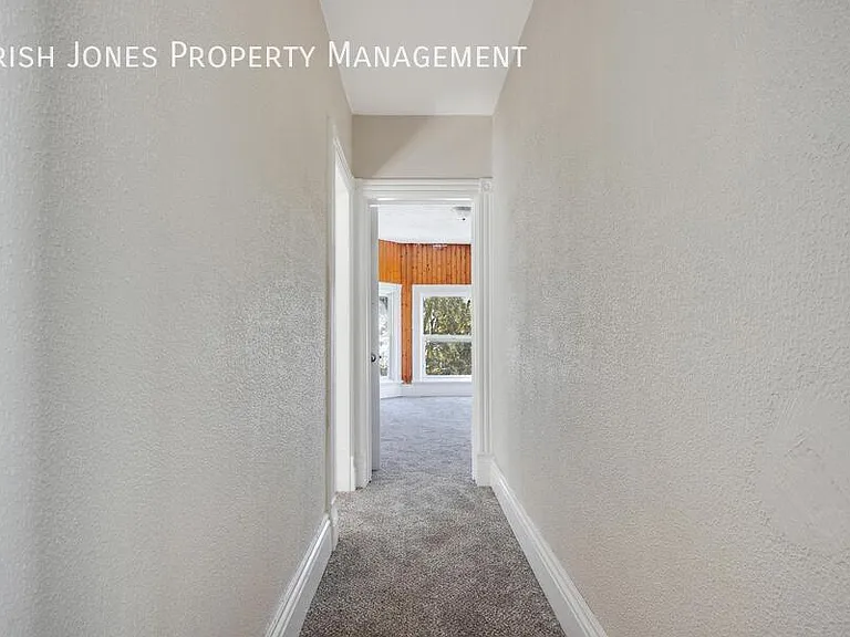 222 W Ferry St — Photo 14