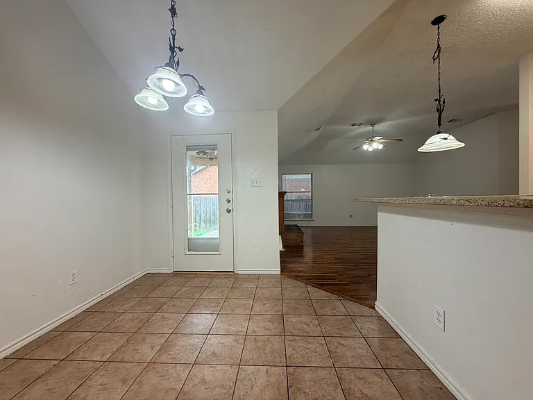 1023 Bonanza Dr — Photo 33