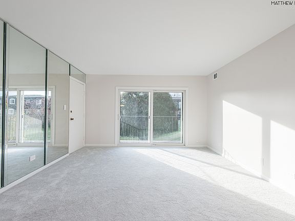 5th image of 9357 Bay Colony Dr APT 2N