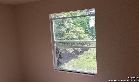 3rd image of 210 Cameo Ave