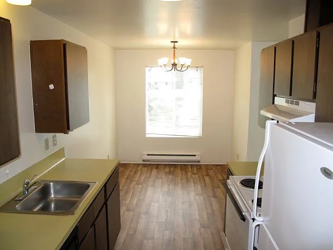 Birchwood Apartments — Photo 22