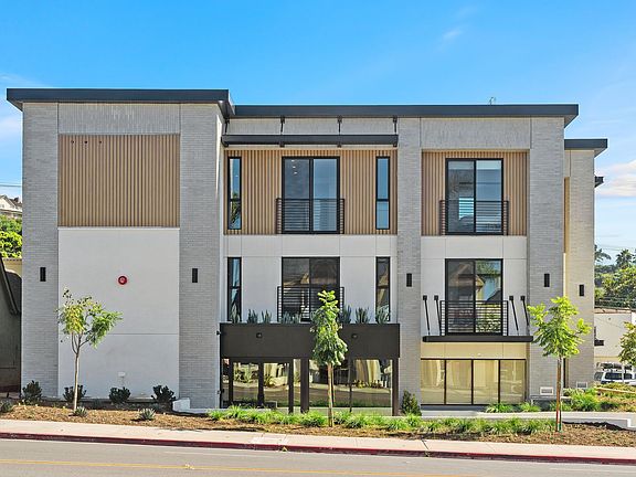 2nd image of 1111 Torrey Pines Rd #202
