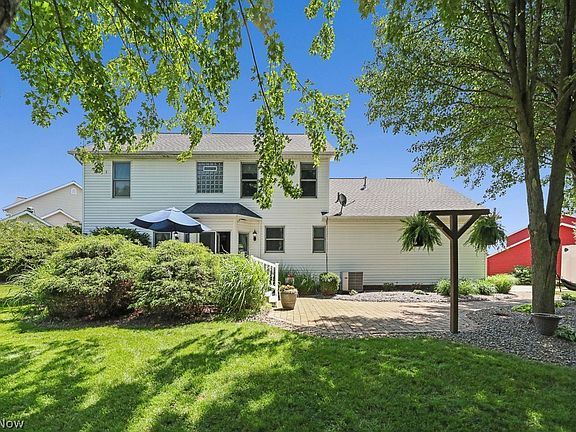2nd image of 2495 Moredale Cir