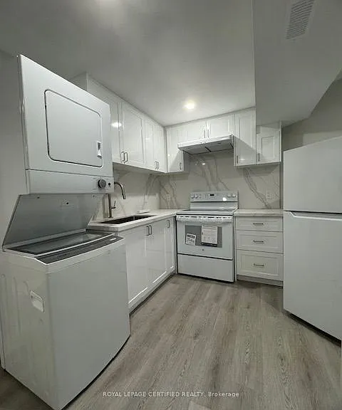 4468 Ashley Ave #BASEMENT — Photo 3
