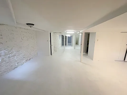 Rented by Evergreen Realty & Investments | media 10