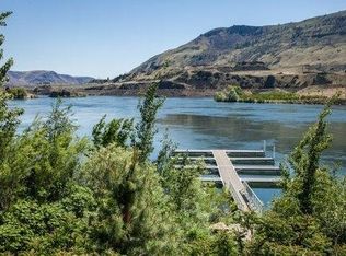 4906 Hurst Landing Rd, Rock Island, WA 98850