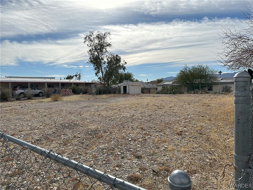 2nd image of 1597 Lynn Drive