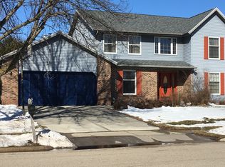 856 Thomas Dr, Sun Prairie, WI 53590