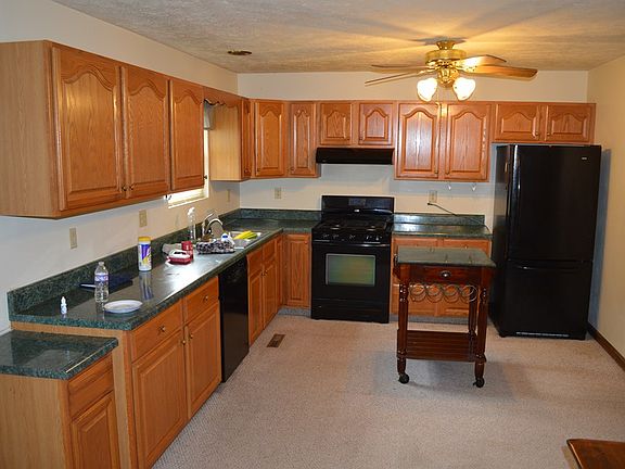 3rd image of 245 Warren Dr