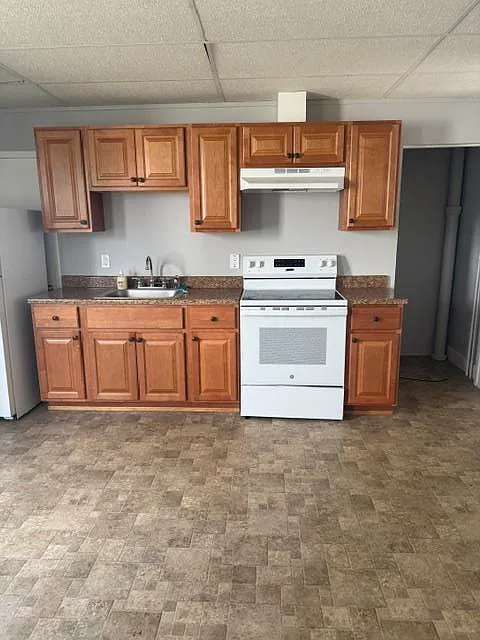 2 bed, 1.0 bath, 900 sqft, $1,300 — Photo 2