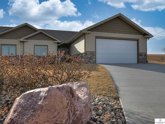 2nd image of 1175 Prairie Hill Cir