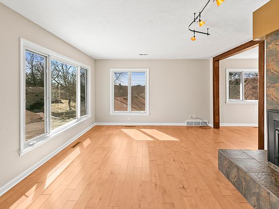 4th image of 418 Mount Vernon Ave