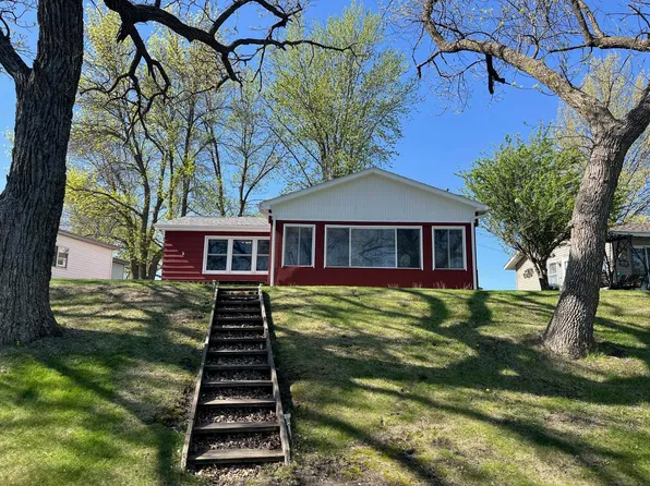 25650 Pasture Rd #9, Spirit Lake, IA 51360