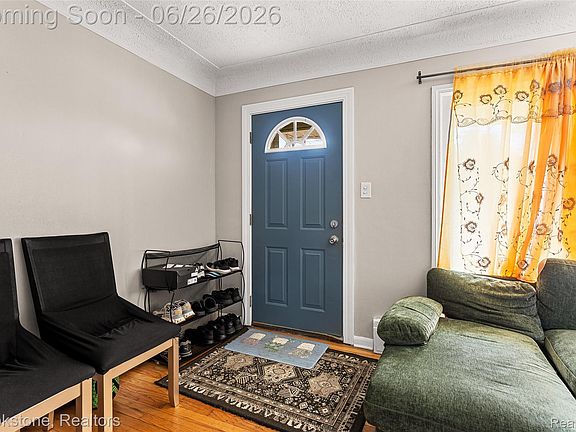 5th image of 25141 Burt St
