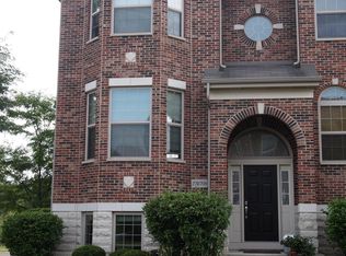 27W708 N Meadowview Dr, Winfield, IL 60190