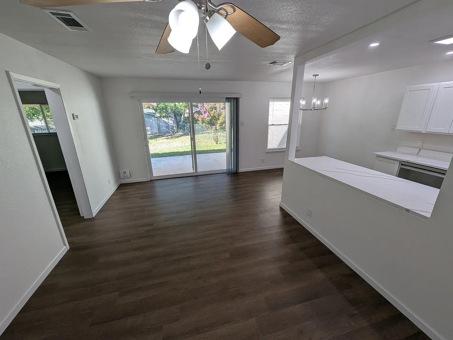 953 Serenade Dr — Photo 2