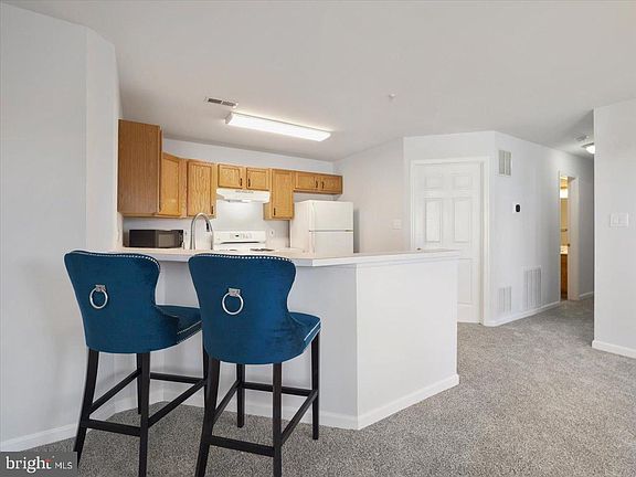 3rd image of 2014 Windsong Dr Unit 3A