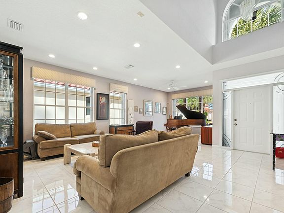 4th image of 7690 Doubleton Drive
