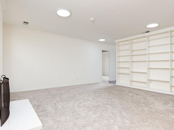 4th image of 835 Cynthia Dr