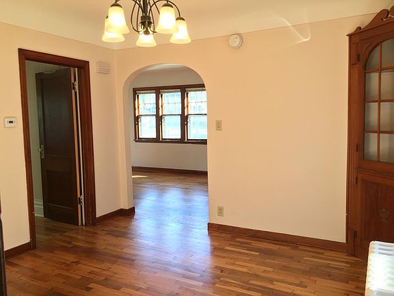 4th image of 434 College Ave