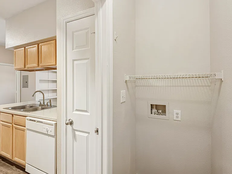 Lakeshore Villas apartments community photo