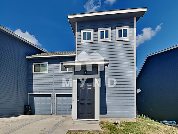 3rd image of 3228 Cherry Ln