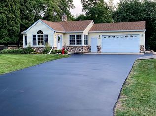 6038 Lynwood Blvd, Mound, MN 55364