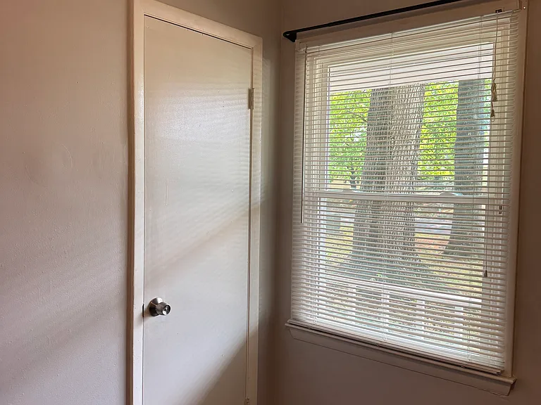 2221 Tolgate Rd — Photo 13
